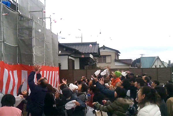 投げ餅
