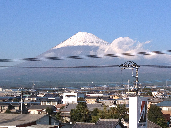 ２階弊社屋上からの富士山