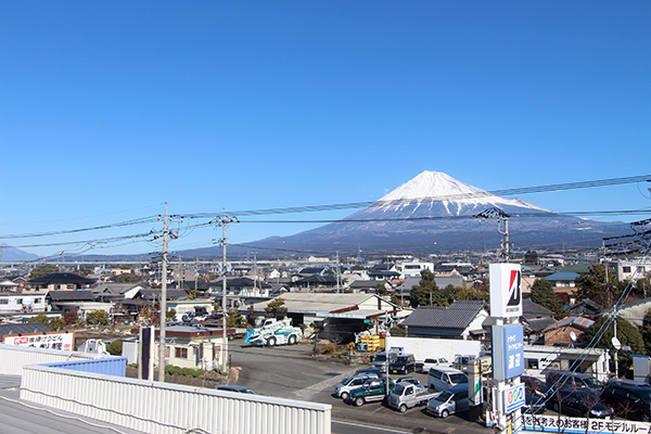 2階屋上からの富士山